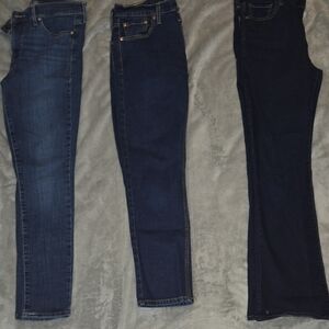 Signature by Levi Strauss Women's Dark and Medium Blue Skinny Jeans